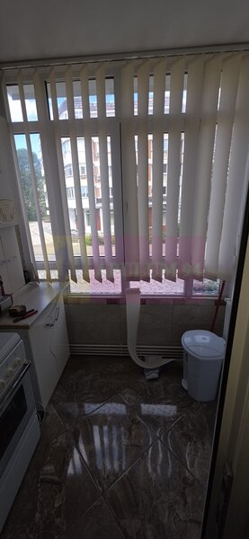 Apartamnet cu 3 camere de vanzare in Campina, Central