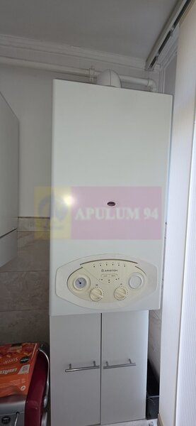 Apartamnet cu 3 camere de vanzare in Campina, Central