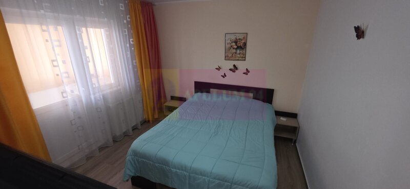 Apartamnet cu 3 camere de vanzare in Campina, Central